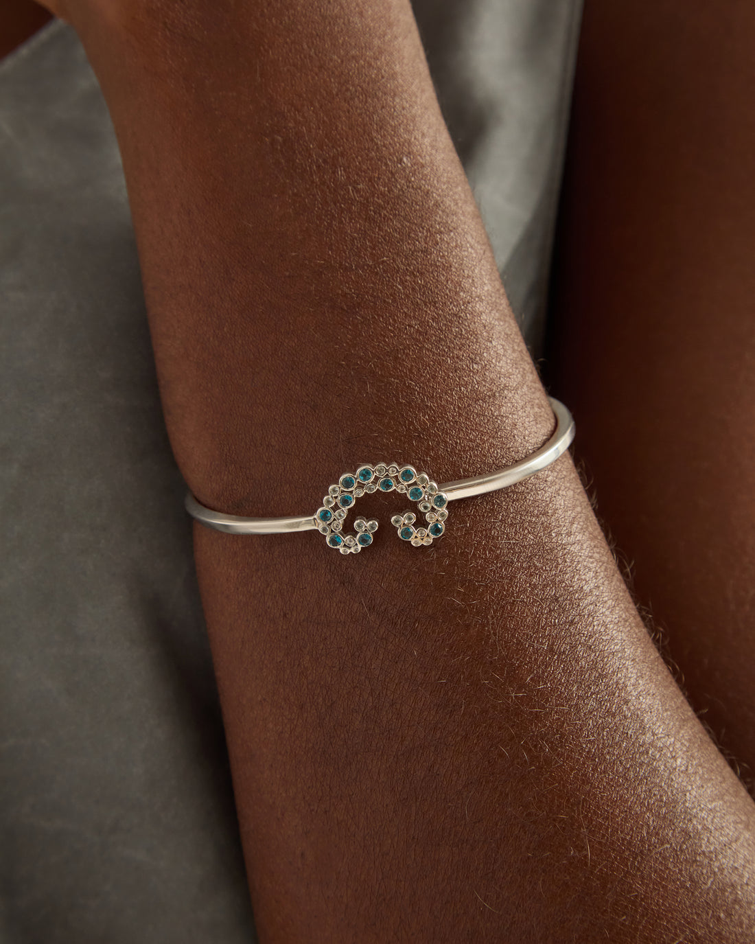 Ocean Bubbles Petroglyph Bracelet - London Blue Topaz/Hampton Blue Topaz/White Zircon