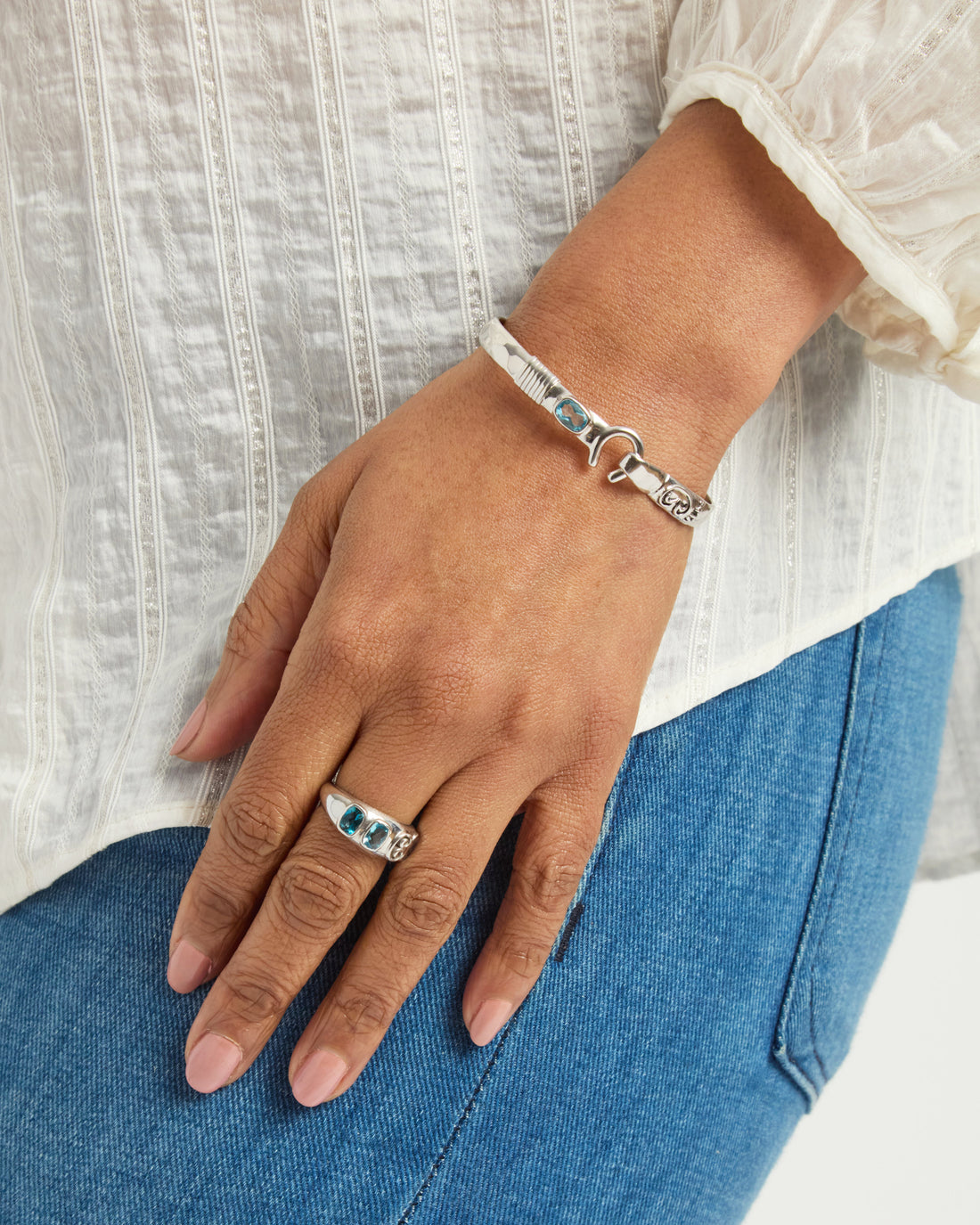 The Hook Bracelet with Stone, 6mm - Hampton Blue Topaz