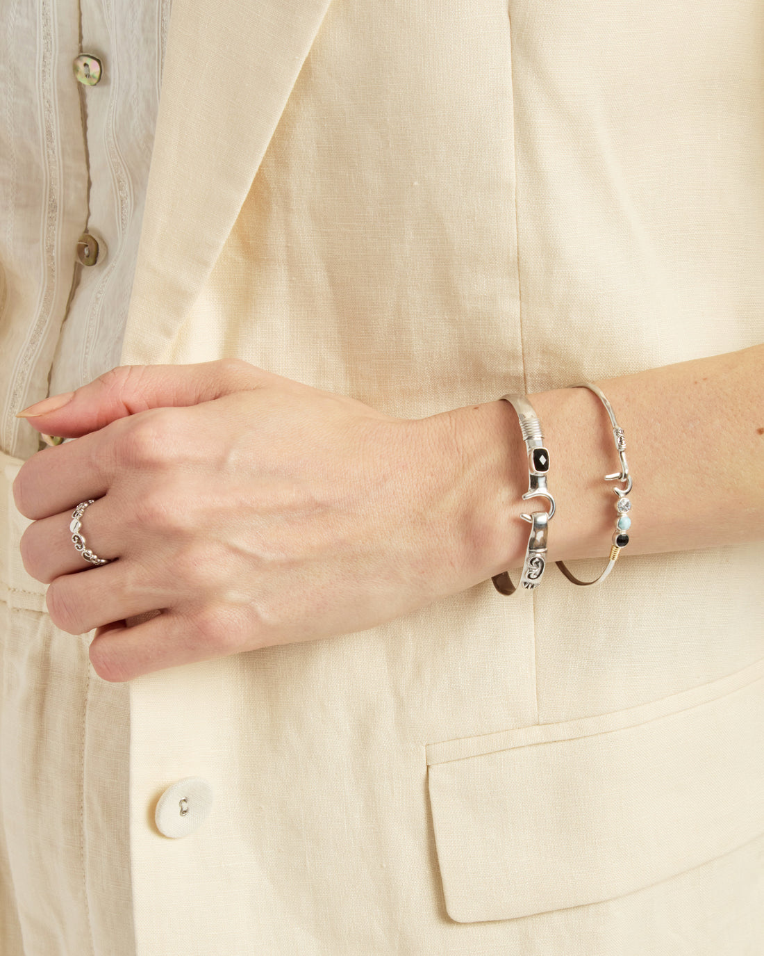 The Hook Bracelet with Stone, 6mm - Black Onyx