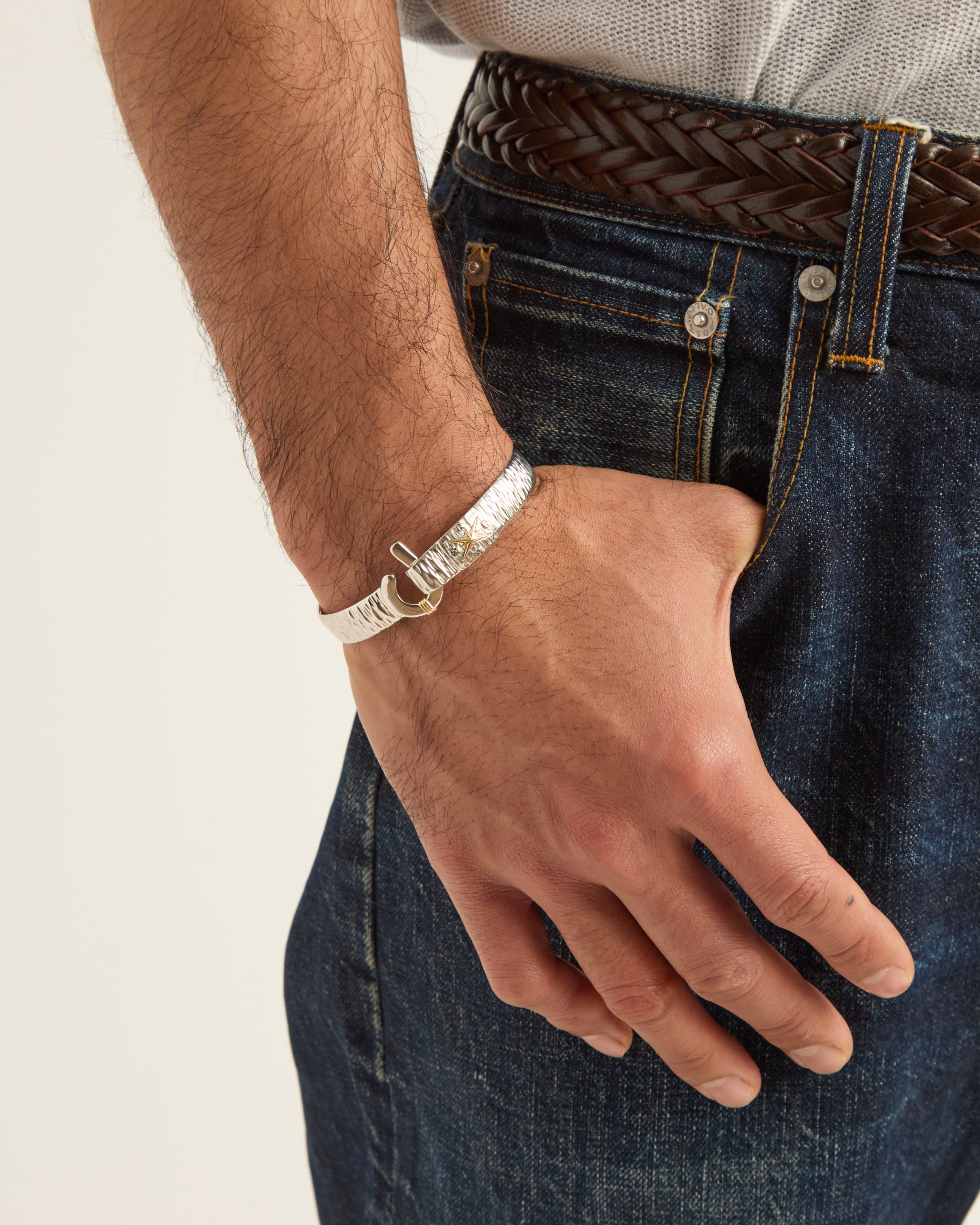 Water Texture St. John Hook Bracelet with Compass, 10mm