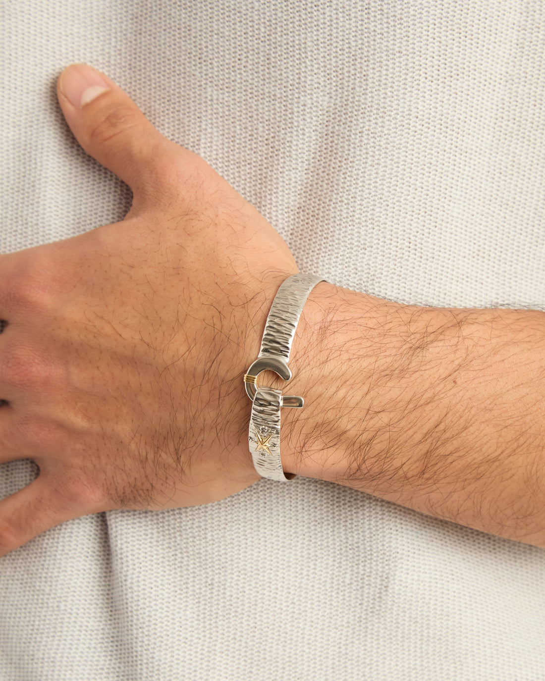 Water Texture St. John Hook Bracelet with Compass, 10mm