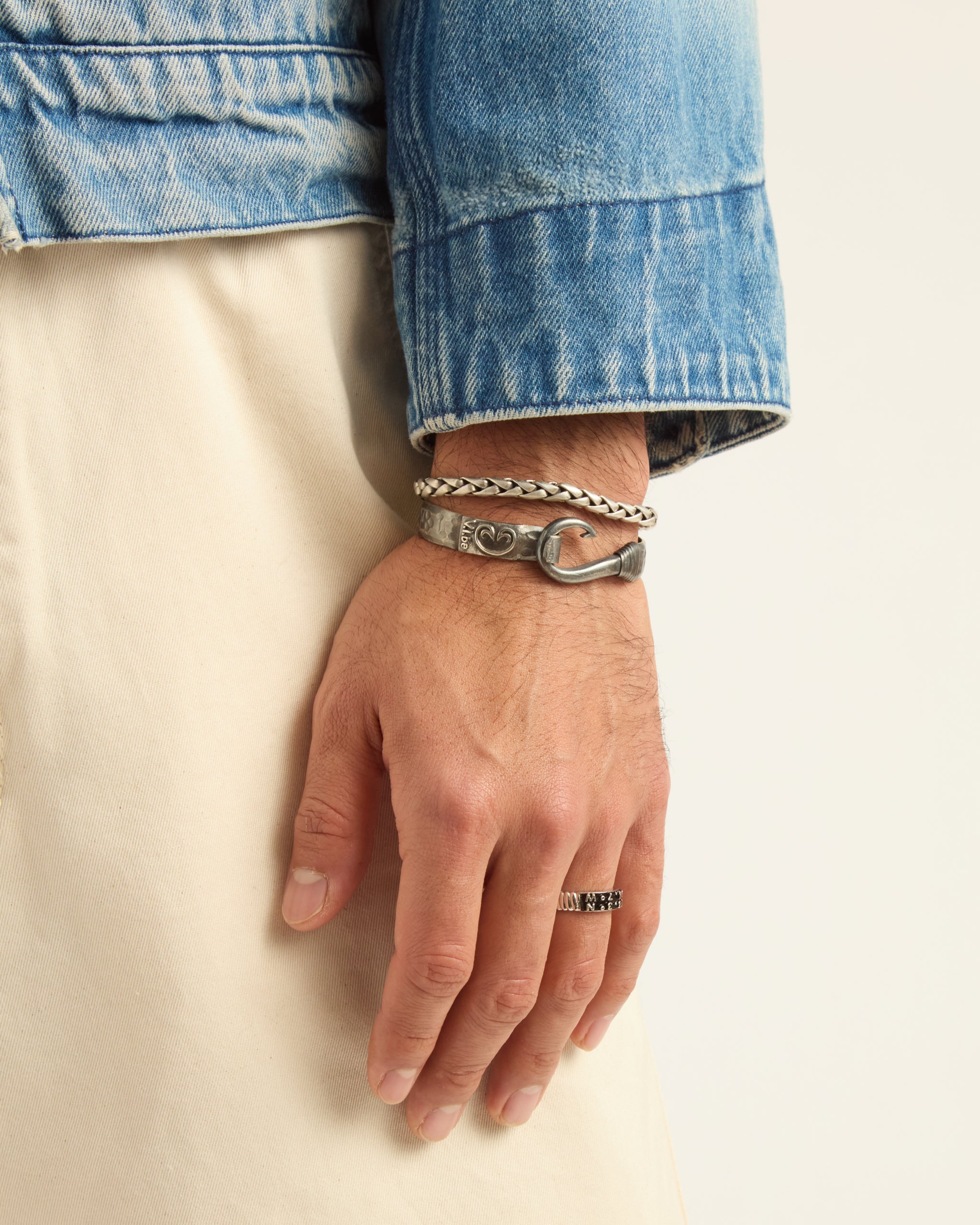 Pirate Texture Fish Hook Bracelet, 10mm