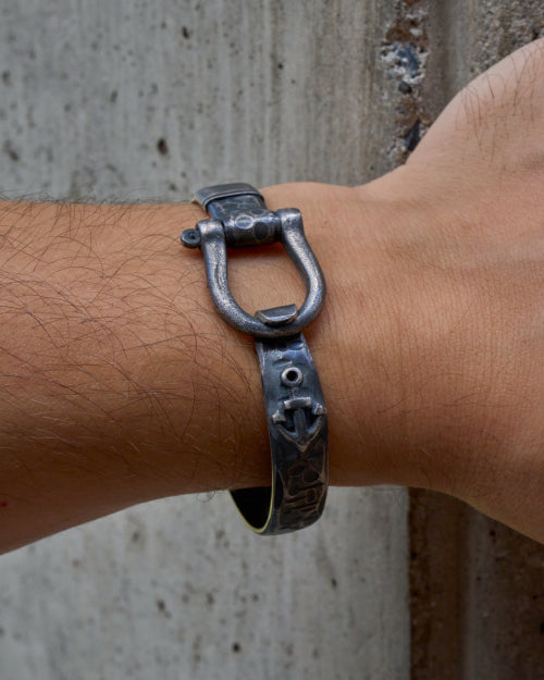 St. John Hook Bracelet with Open Petroglyph, 2mm - Vibe Jewelry