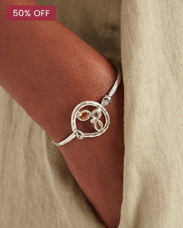 Tides of Treasure Hook Bracelet